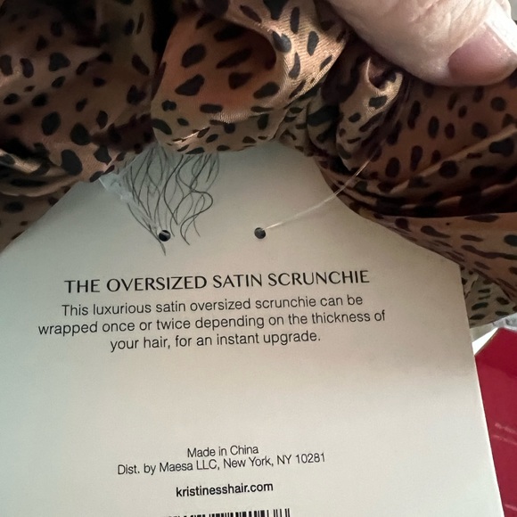 NWT Kristin Ess oversized scrunchie in cheetah print. Excellent style upgrade! - Picture 5 of 6